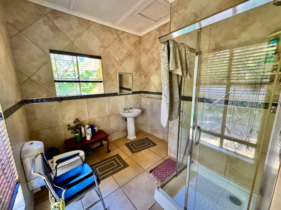 5 Bedroom Property for Sale in Potchefstroom North North West